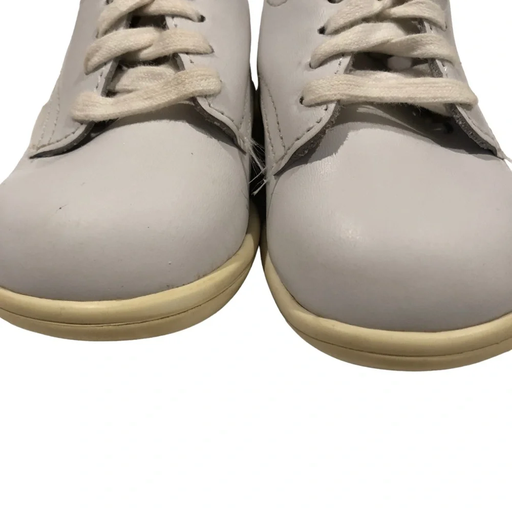 White Leather Foot Mates Size 3